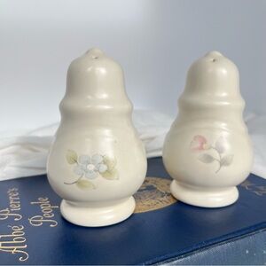 Pfaltzgraff Perennials The Tea Rose Collection Salt & Pepper Shakers